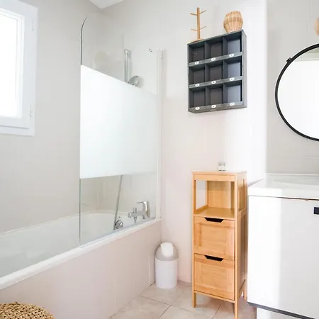 Agapanthes Jolie Maison Proche Et Commerces *