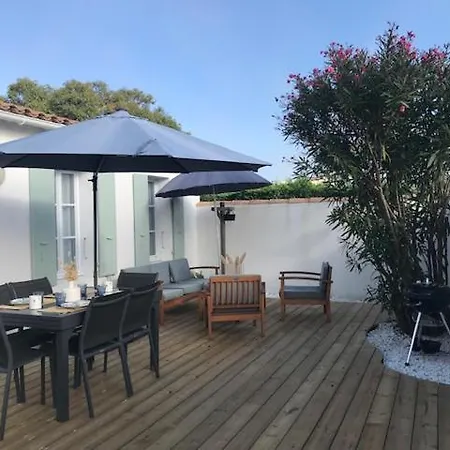 Agapanthes Jolie Maison Proche Et Commerces *