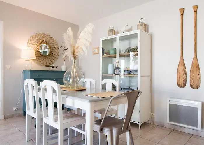 Agapanthes Jolie Maison Proche Et Commerces *